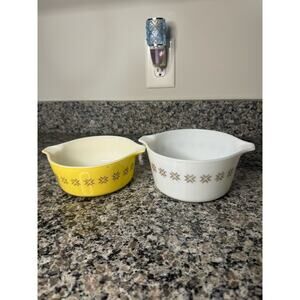 Vintage Pyrex Casserole Town and Country without lid